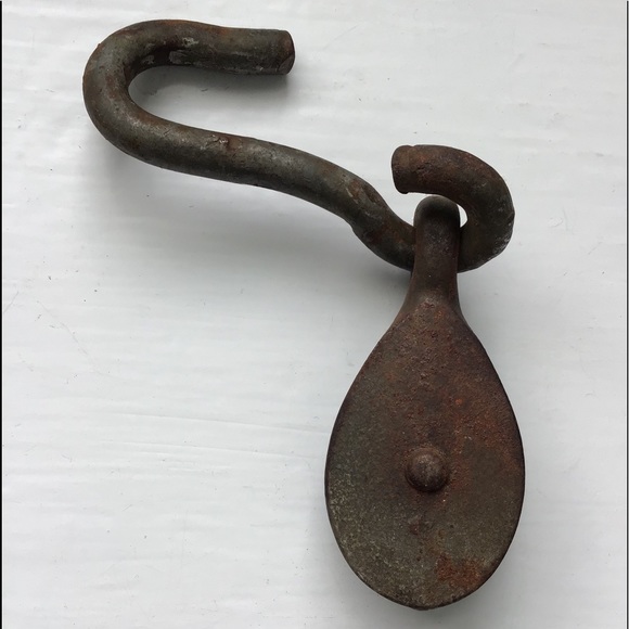 Vintage 40’s Iron Single Hook Block Pulley - Picture 3 of 7